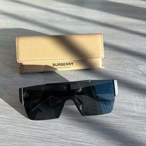 Burberry Black Sunglasses with Tan Case